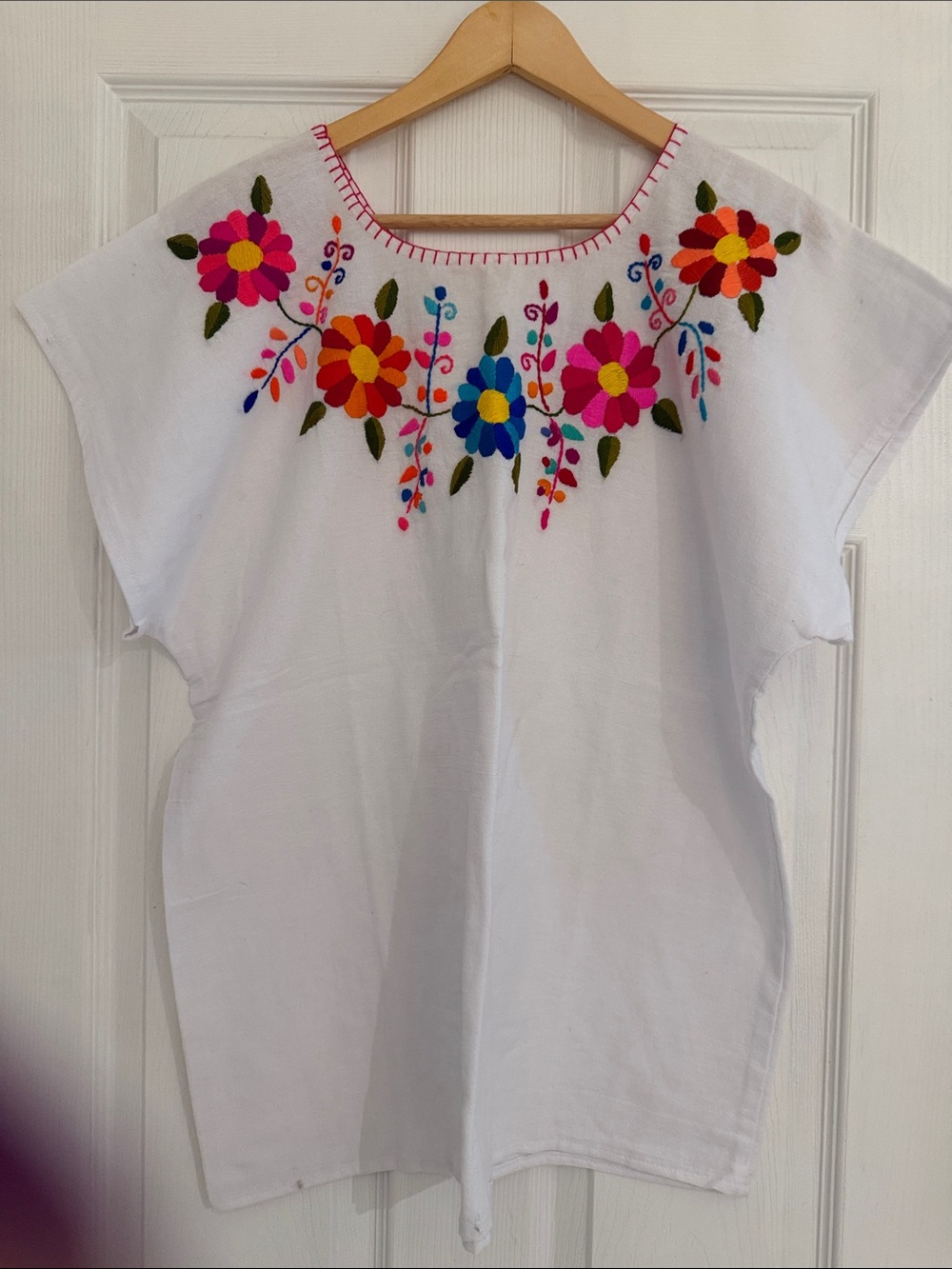 White Floral Embroidered Women’s Top- never worn!